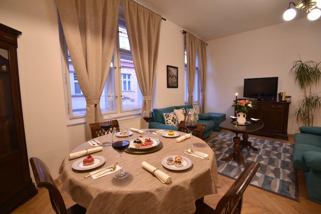 Апартаменты Cozy Flat By The Astronomical Clock Прага Экстерьер фото